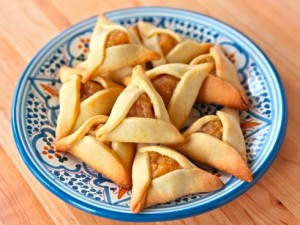 The traditional Hamantaschen biscuit, a reminder of Haman tricorn hat 